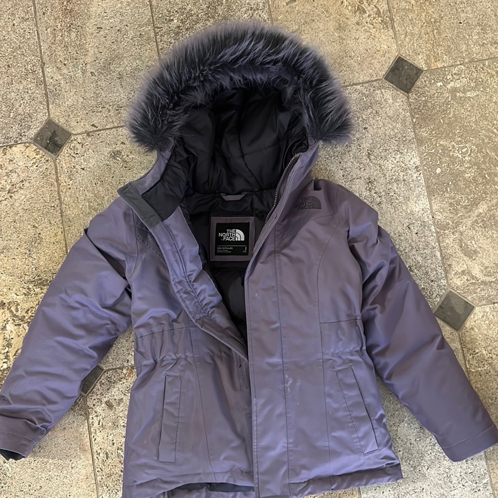 Kids North Face Winter Coat (size 7/8)